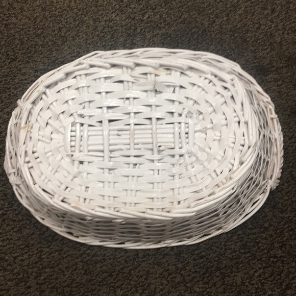 🆕 white basket 🧺 - Picture 2 of 2